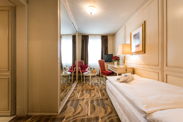 http://posthotel-arosa.ch.tertia.sui-inter.net/uploads/images/rooms_overview/EinzelzimmerComfort.jpg